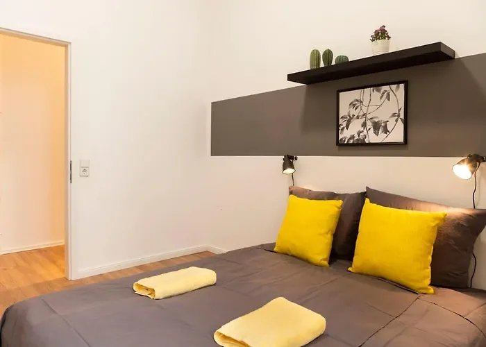 Modern 2 Bedroom Apartment In Berlin Schoeneberg